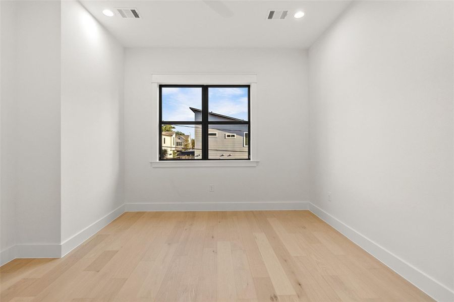 Spacious, unfurnished interior of a new home in , Houston (Image 23).