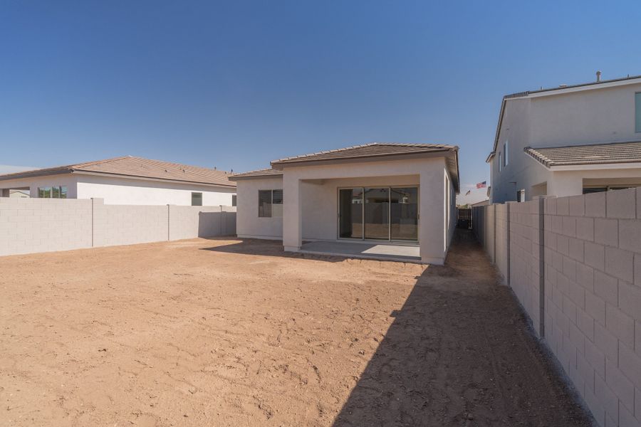 Exterior details and patio area of a home in Terraza, San Tan Valley (Image 3).
