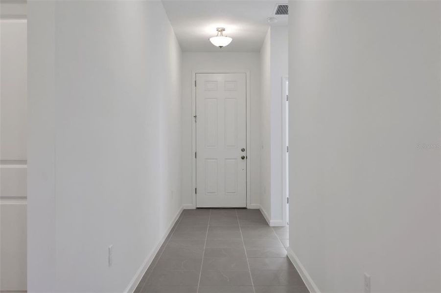 Spacious, unfurnished interior of a new home in Seaport Village, Tavares (Image 23).