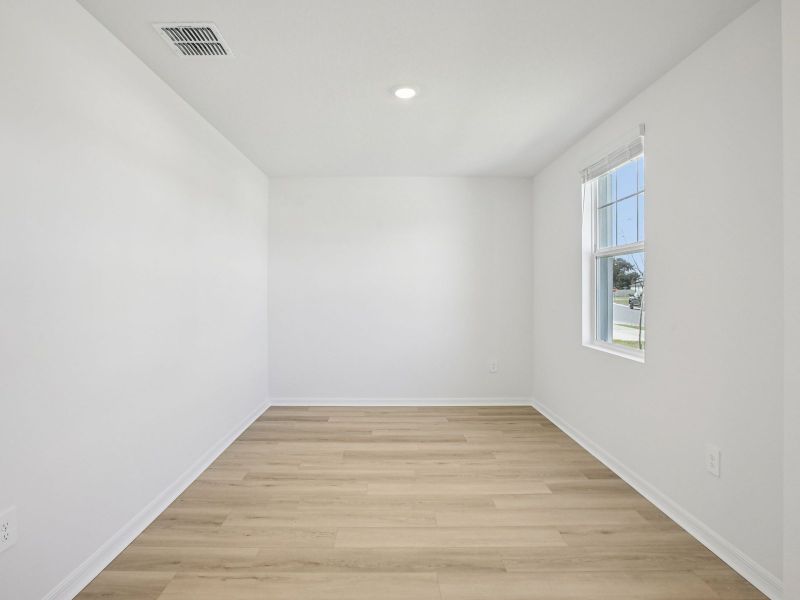 Spacious, unfurnished interior of a new home in Two Rivers - Classic Series, Zephyrhills (Image 10).