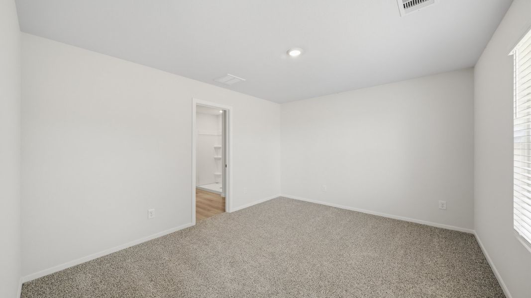 Spacious, unfurnished interior of a new home in Sunset Valley, Hockley (Image 20).