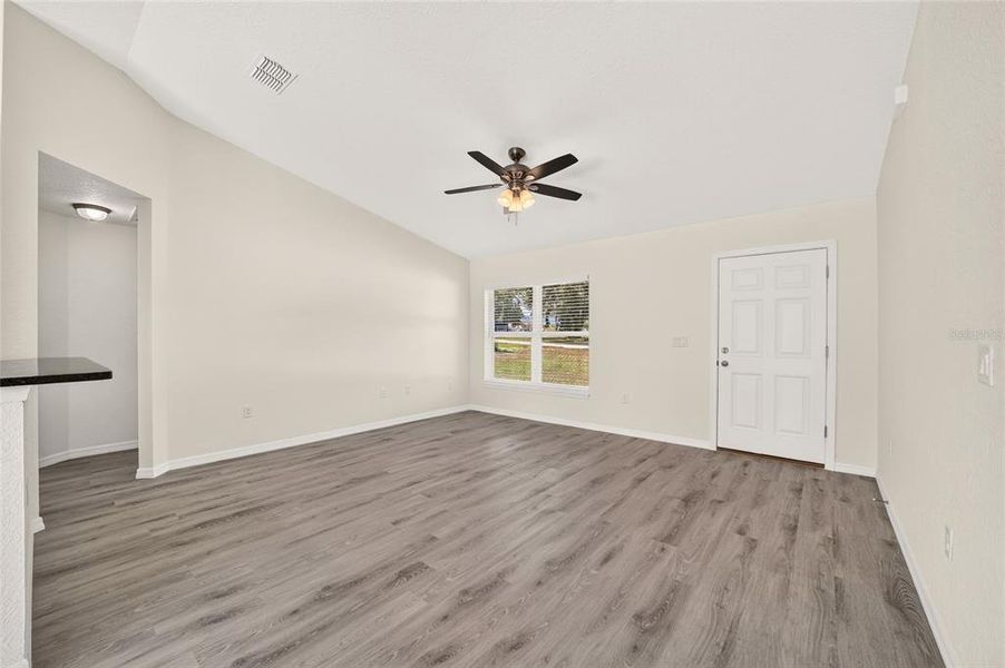 Spacious, unfurnished interior of a new home in , Ocala (Image 23).