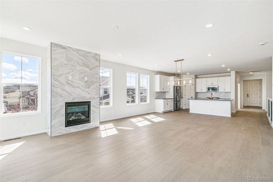 Spacious, unfurnished interior of a new home in Terrain Oak Valley, Castle Rock (Image 18).