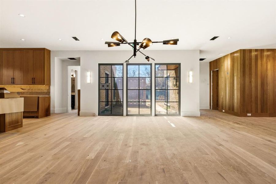 Spacious, unfurnished interior of a new home in , Dallas (Image 12).
