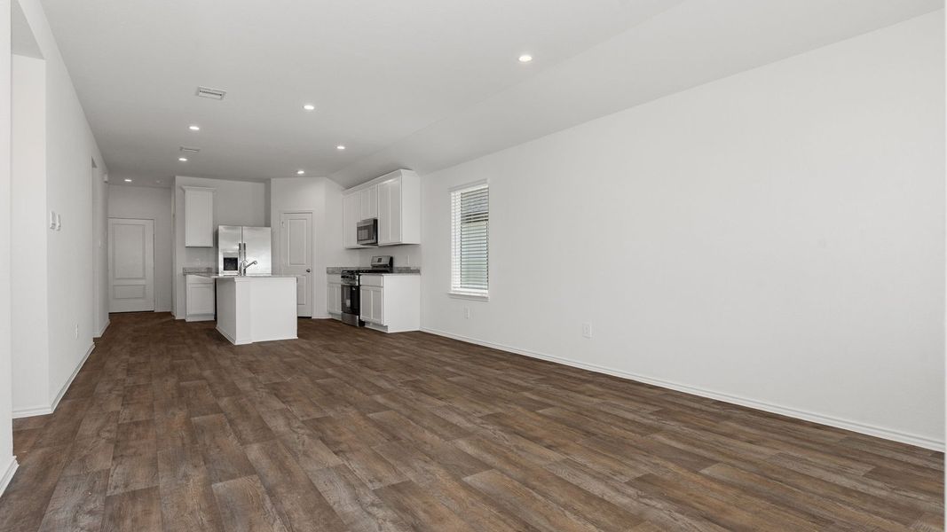 Spacious, unfurnished interior of a new home in Tamarron, Fulshear (Image 31). Spacious, unfurnished interior of a new home in Tamarron, Fulshear (Image 31).