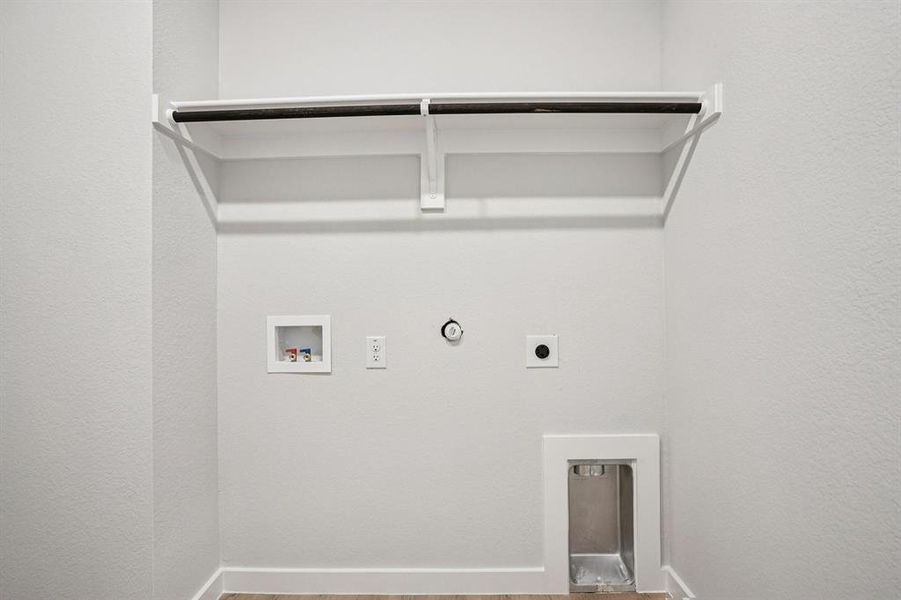 Spacious, unfurnished interior of a new home in Lone Oak, Alvarado (Image 30). Spacious, unfurnished interior of a new home in Lone Oak, Alvarado (Image 30).