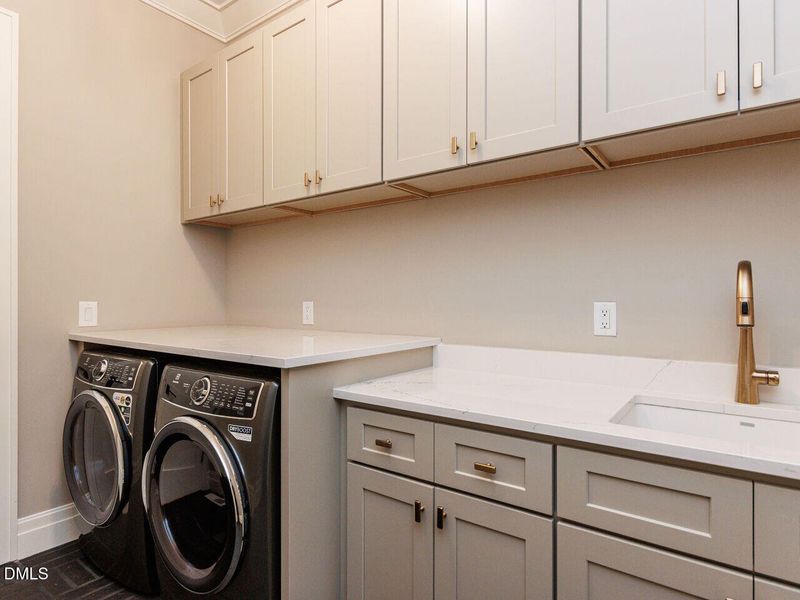 025-1280x960-laundry-room 025-1280x960-laundry-room