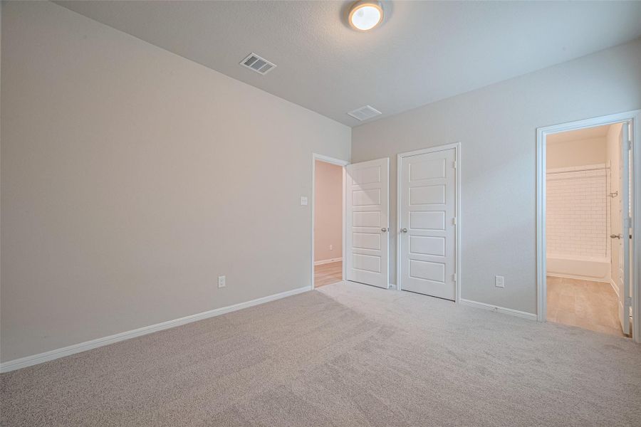 Spacious, unfurnished interior of a new home in , Brookshire (Image 37).
