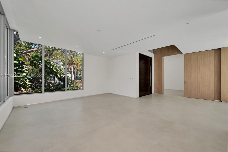 Spacious, unfurnished interior of a new home in , Miami (Image 32).
