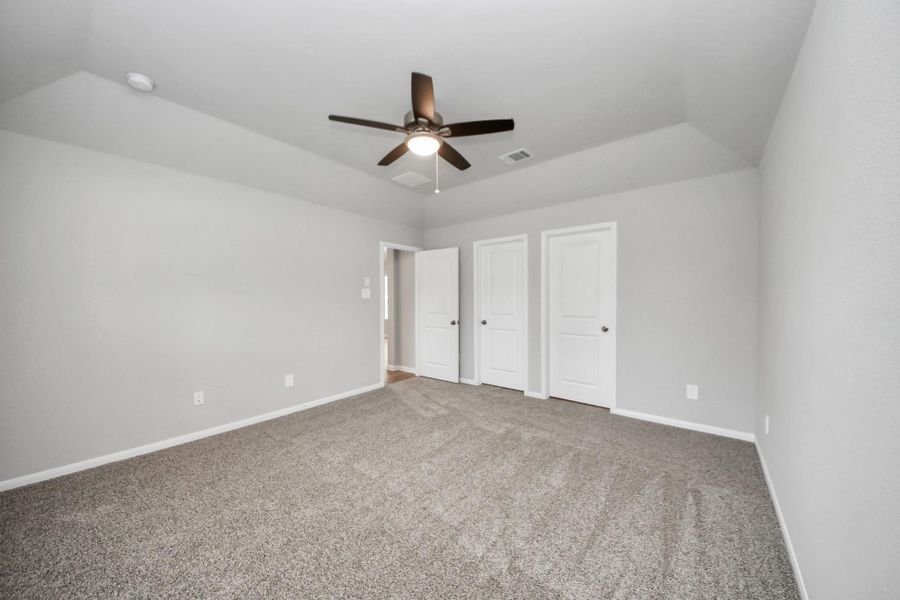 Spacious, unfurnished interior of a new home in , Tomball (Image 20).