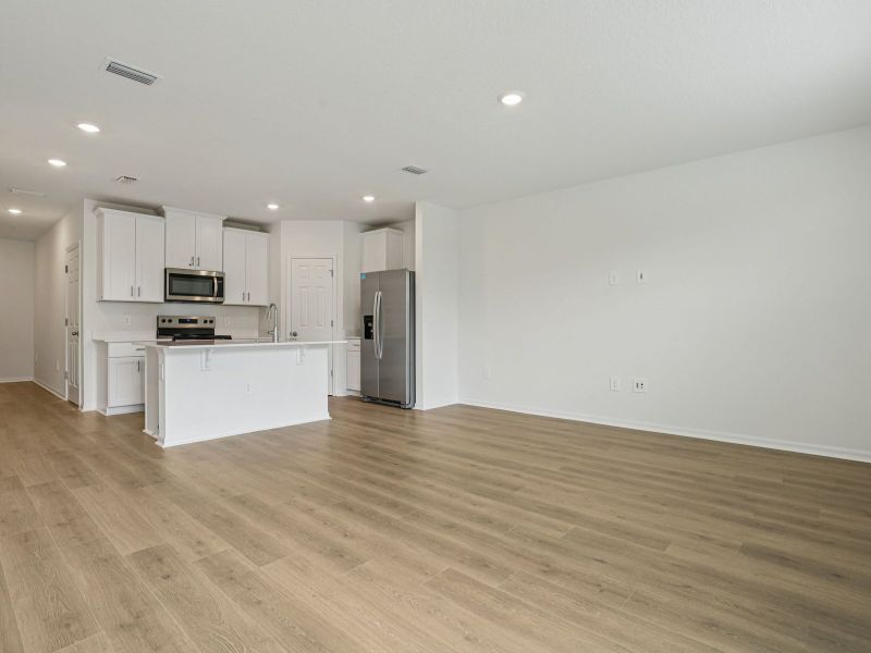 Spacious, unfurnished interior of a new home in Cagan Crossings West, Clermont (Image 8). Spacious, unfurnished interior of a new home in Cagan Crossings West, Clermont (Image 8).