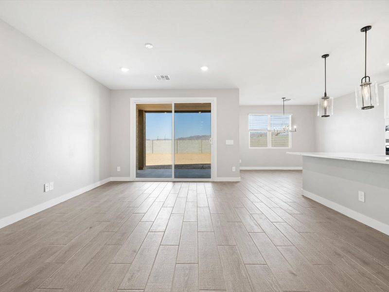 Spacious, unfurnished interior of a new home in Abel Ranch Reserve Series, Goodyear (Image 6).