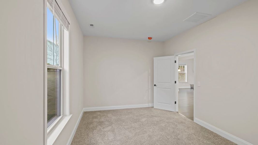 Spacious, unfurnished interior of a new home in Palmetto Valley, Anderson (Image 25).