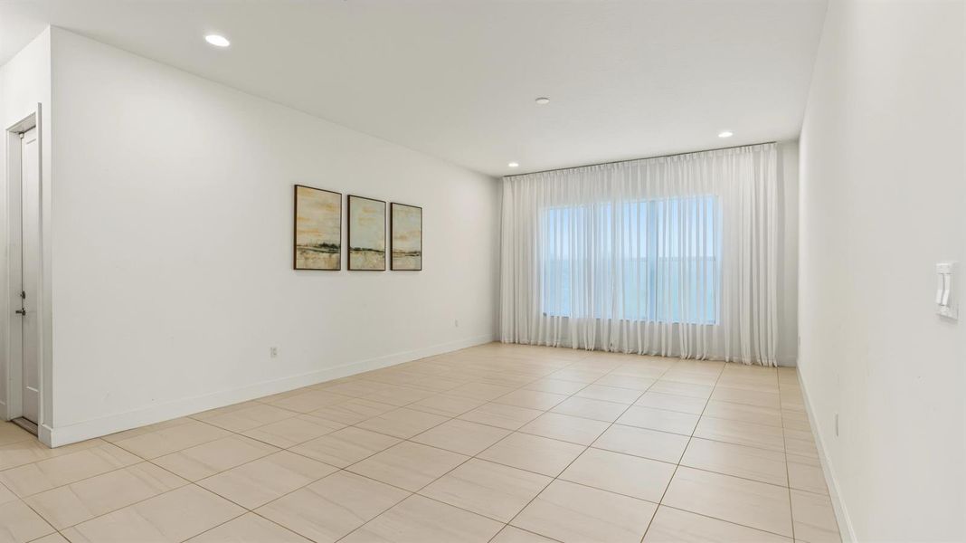 Living Area Vacant Living Area Vacant