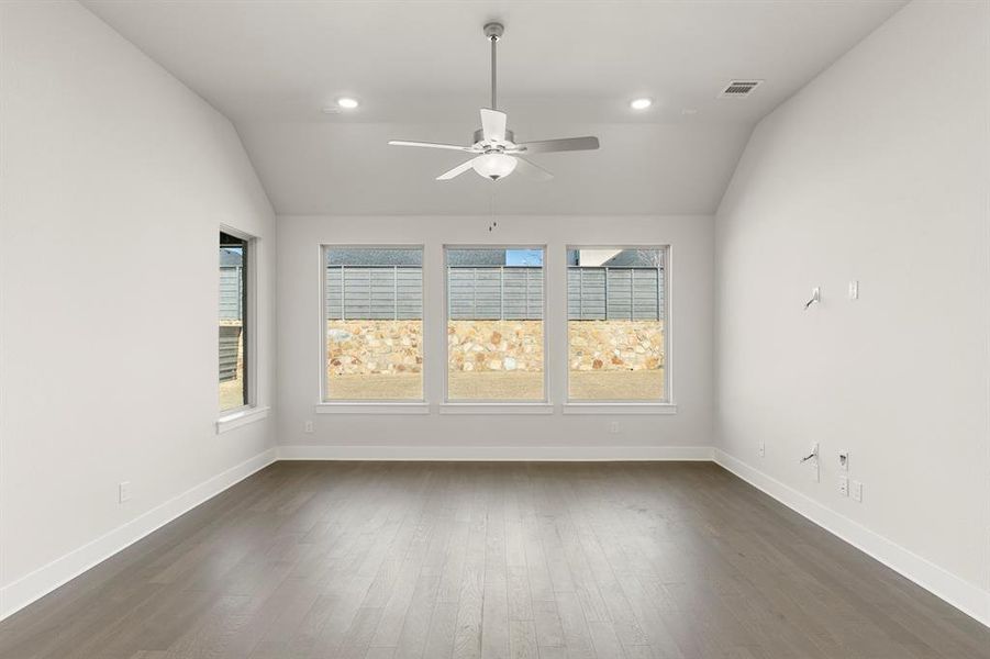 14. 7204 Camilla - Family