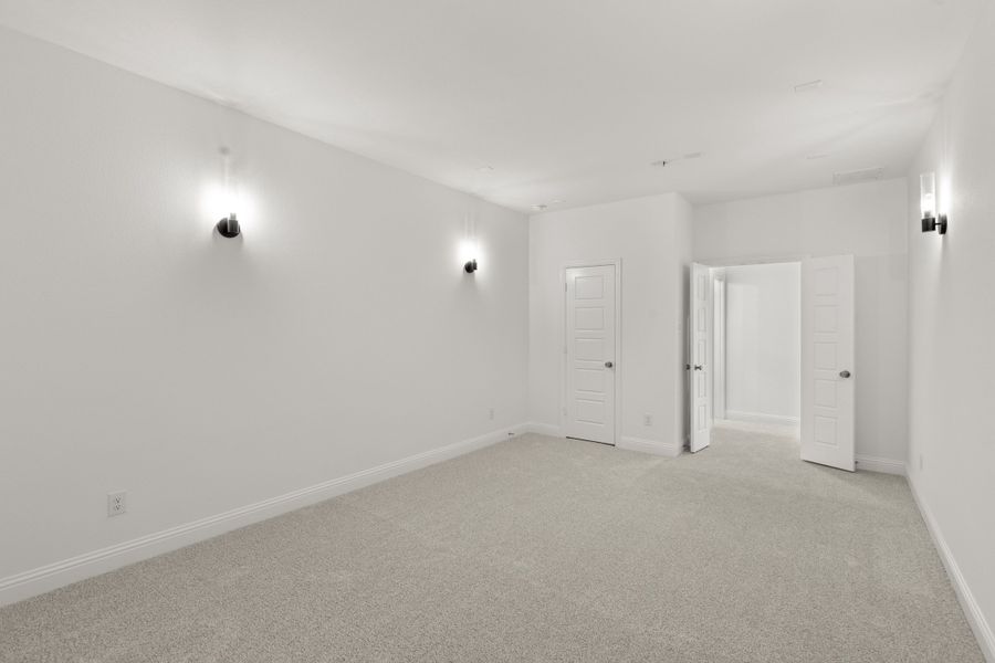 Representative unfurnished interior of a home built from the Sutton by Windsor Homes in Nelson Lake Estates, Rockwall (Image 29).