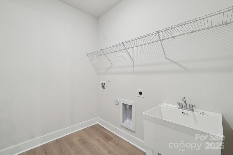 Spacious, unfurnished interior of a new home in Oak Grove Hill, Huntersville (Image 22).