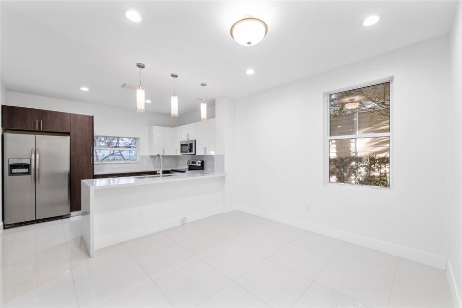 Spacious, unfurnished interior of a new home in , Fort Lauderdale (Image 22).