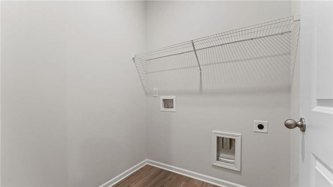 Spacious, unfurnished interior of a new home in Villages at Cedar Hill, Dallas (Image 14).