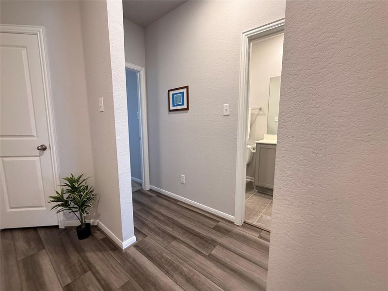 Spacious, unfurnished interior of a new home in , Angleton (Image 23).