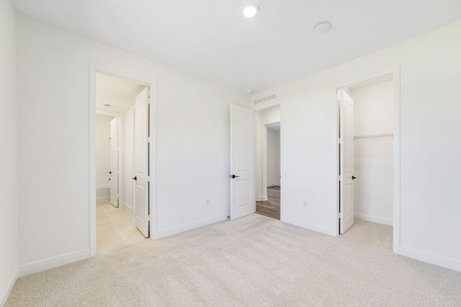 Spacious, unfurnished interior of a new home in Acuera Estates, Apopka (Image 27). Spacious, unfurnished interior of a new home in Acuera Estates, Apopka (Image 27).