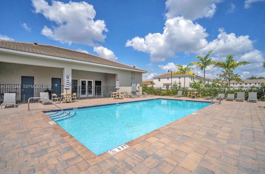 Exterior details and patio area of a home in , Pembroke Pines (Image 24).