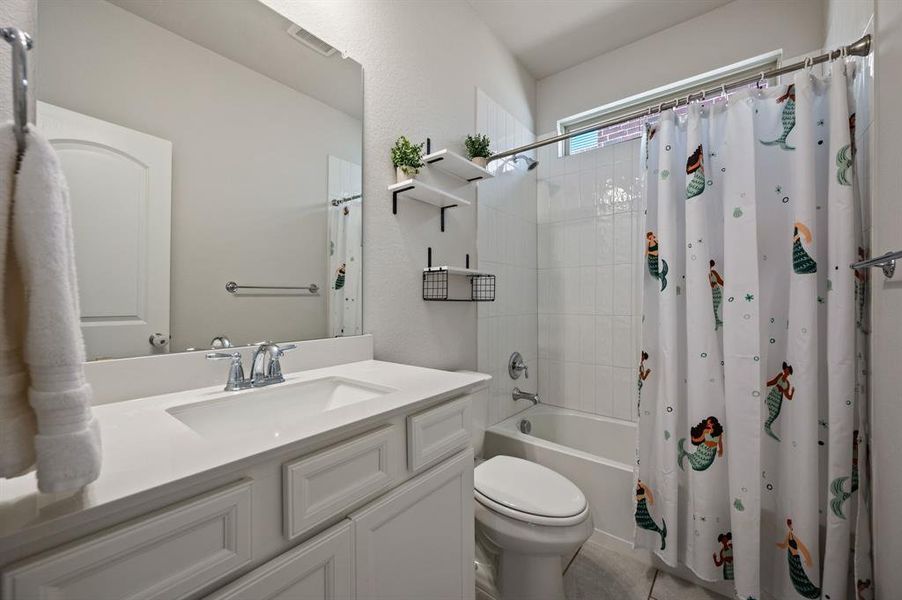 Furnished interior view inside a new home in , Justin (Image 8).