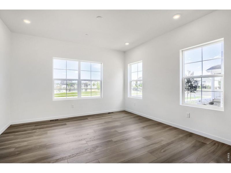 Spacious, unfurnished interior of a new home in Timber Lark, Fort Collins (Image 8).