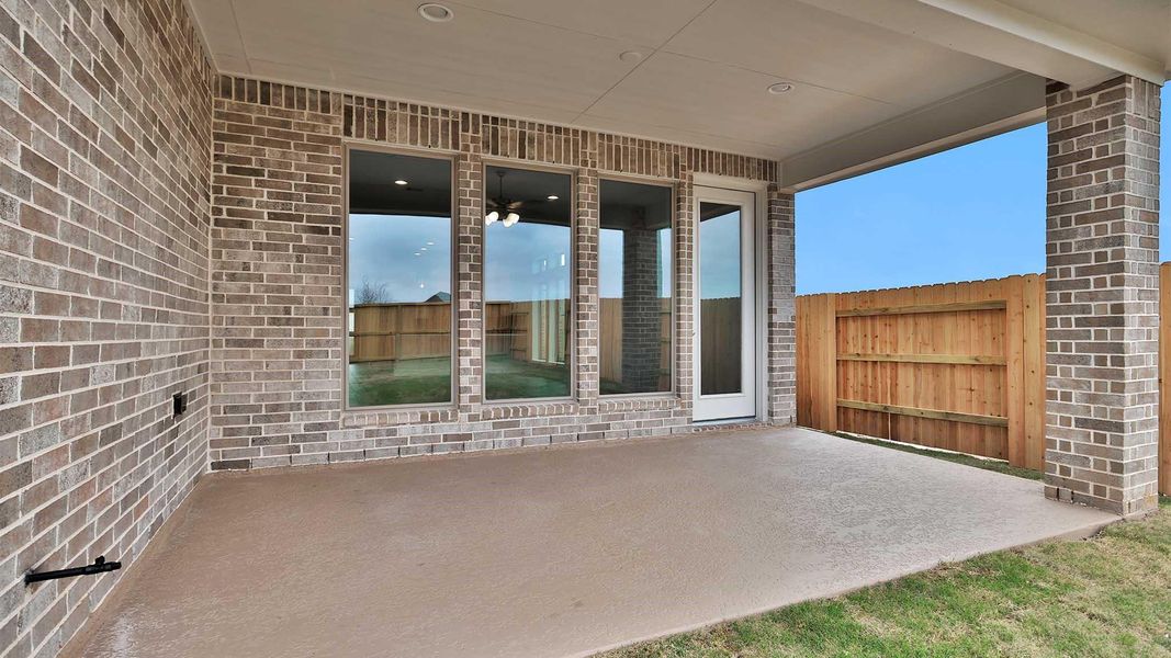 Exterior details and patio area of a home in Elyson, Katy (Image 3).