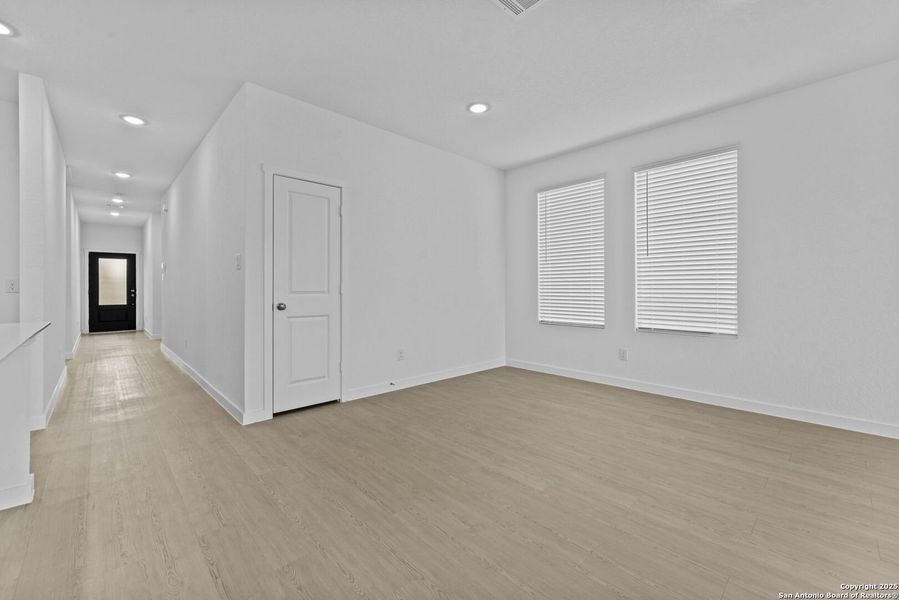 Spacious, unfurnished interior of a new home in , New Braunfels (Image 17).