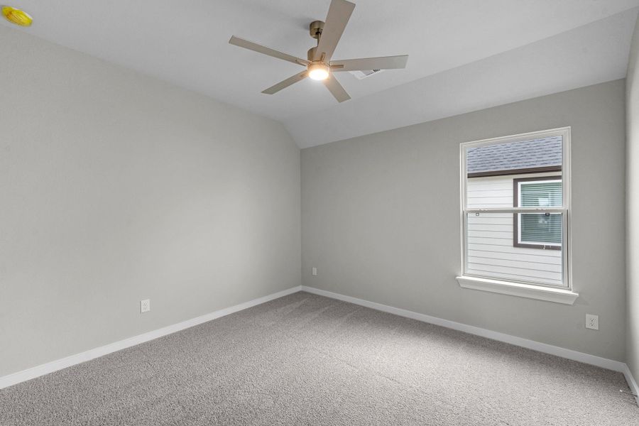 Spacious, unfurnished interior of a new home in Briarwood Crossing, Rosenberg (Image 24).