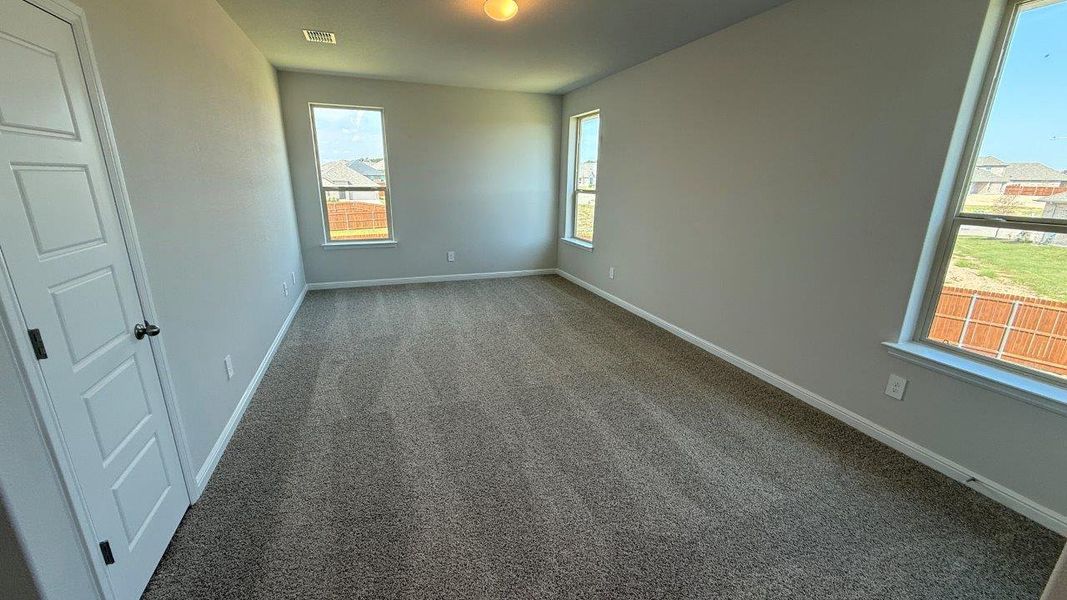 Spacious, unfurnished interior of a new home in Saratoga, Granbury (Image 20). Spacious, unfurnished interior of a new home in Saratoga, Granbury (Image 20).