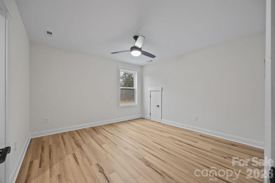 Spacious, unfurnished interior of a new home in , Salisbury (Image 36).