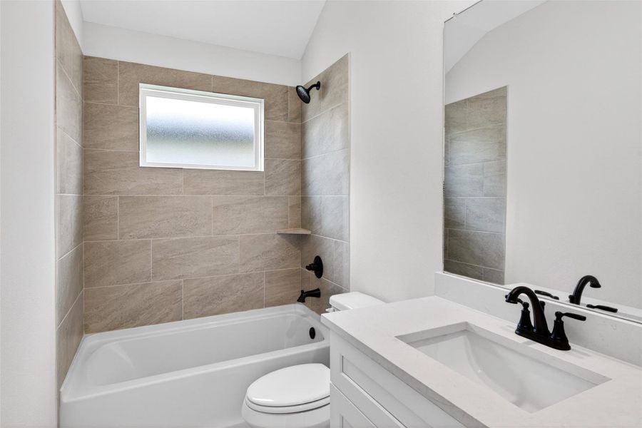 Furnished interior view inside a new home in , Alvin (Image 13).