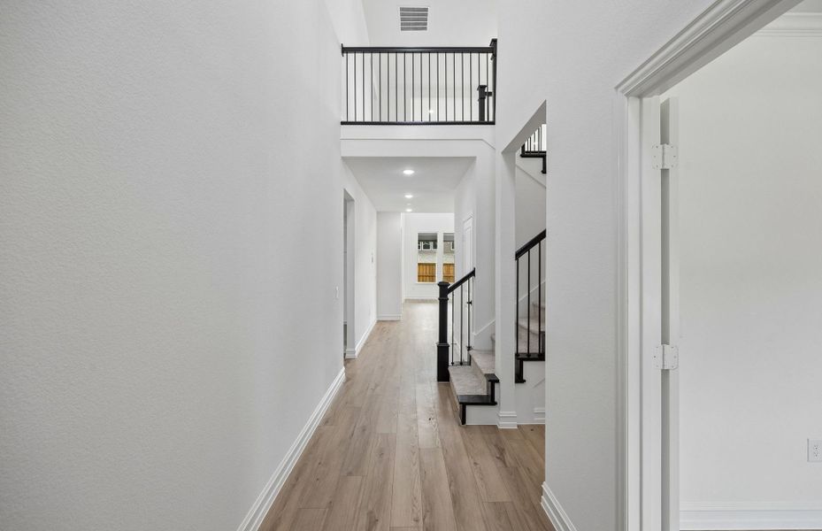 Spacious, unfurnished interior of a new home in Wilson Creek Meadows, Celina (Image 24).