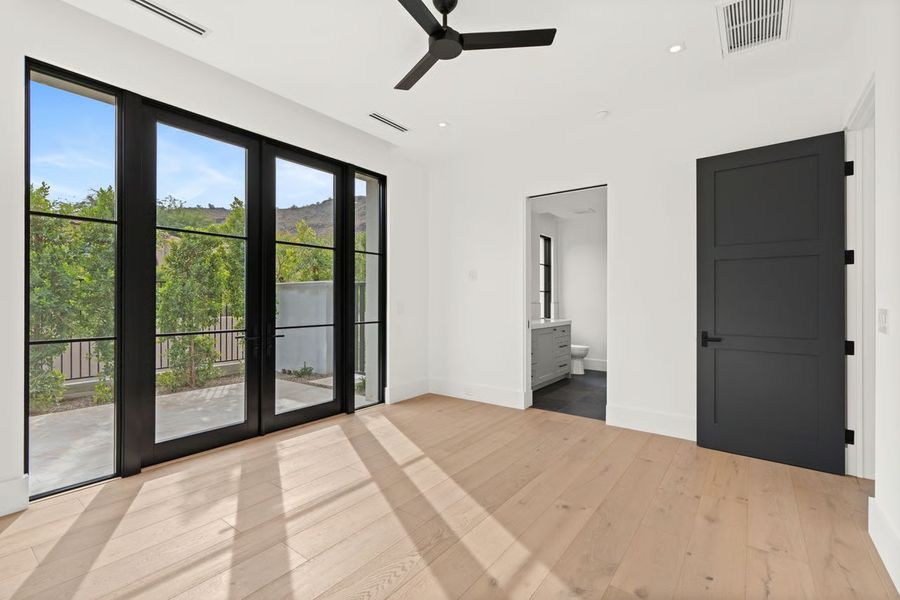 Representative furnished interior of a home built from the Hummingbird by BedBrock Developers in Bird Street Estates, Paradise Valley (Image 79). Representative furnished interior of a home built from the Hummingbird by BedBrock Developers in Bird Street Estates, Paradise Valley (Image 79).