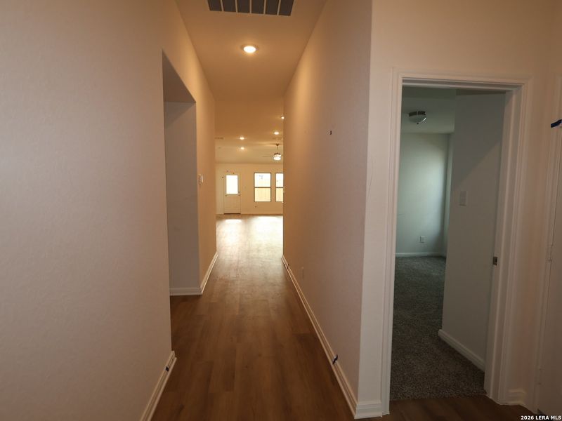 Spacious, unfurnished interior of a new home in Agave, San Antonio (Image 17).