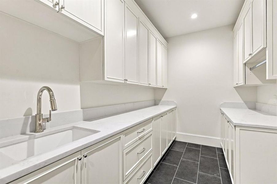 Furnished interior view inside a new home in , Roswell (Image 12).