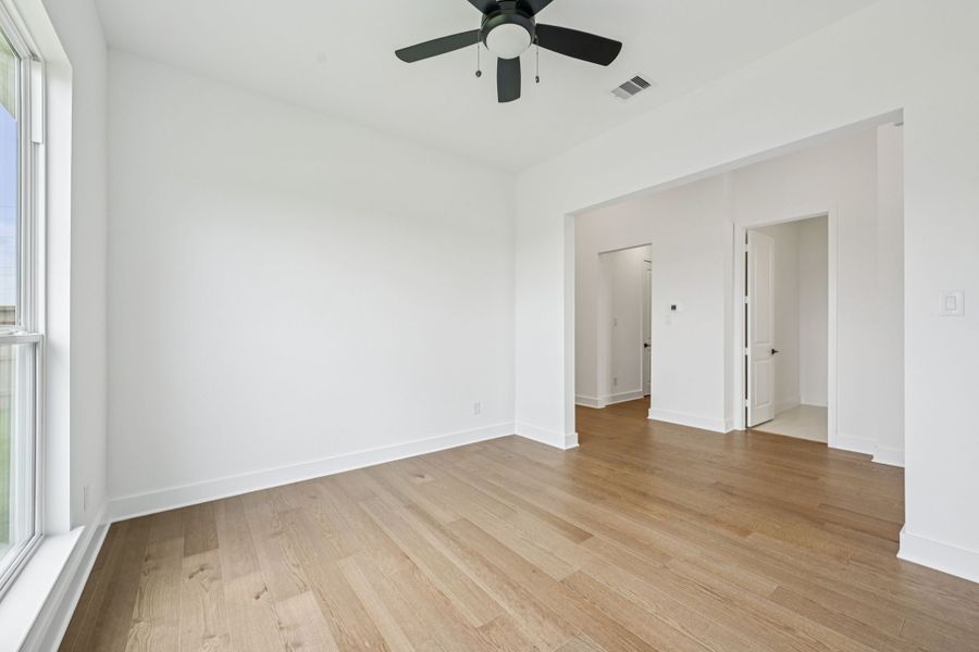 Representative unfurnished interior of a home built from the Hollis by Risewell Homes in Winfrey Estates, Tomball (Image 11). Representative unfurnished interior of a home built from the Hollis by Risewell Homes in Winfrey Estates, Tomball (Image 11).