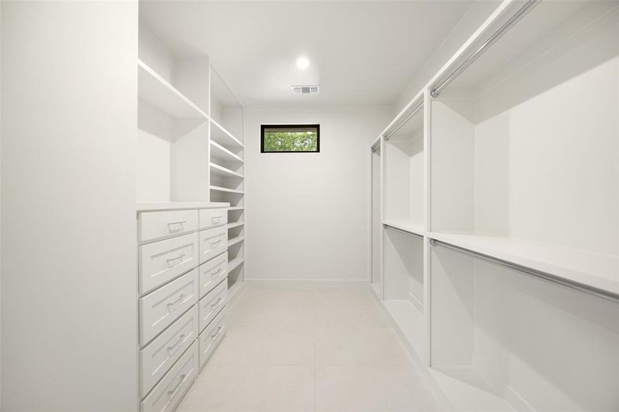 Spacious, unfurnished interior of a new home in , Dallas (Image 20). Spacious, unfurnished interior of a new home in , Dallas (Image 20).