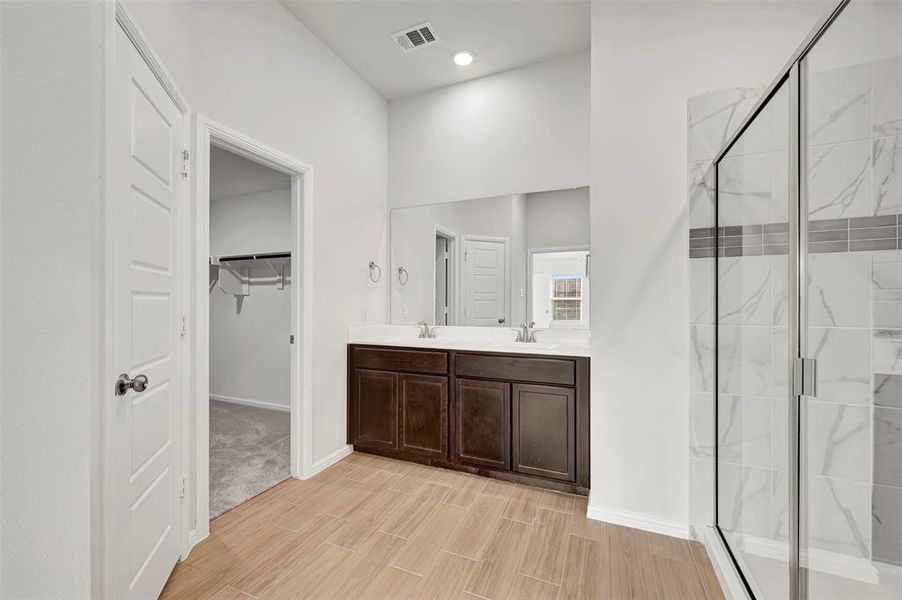 Furnished interior view inside a new home in Elevon, Lavon (Image 15).