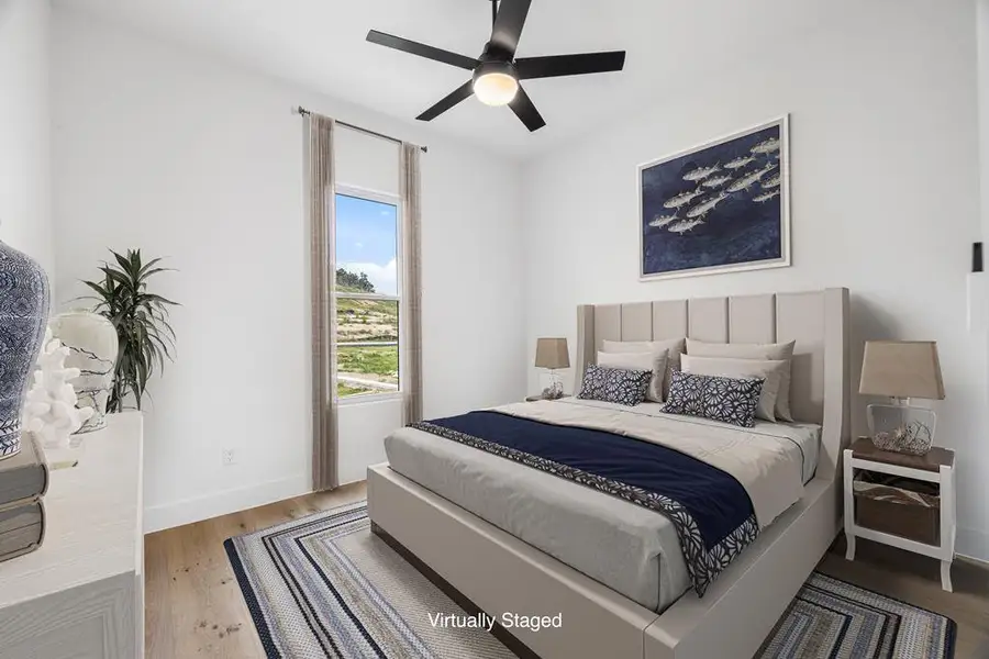 4th Bedroom with wood engineered white oak floors .Virtually staged. 4th Bedroom with wood engineered white oak floors .Virtually staged.