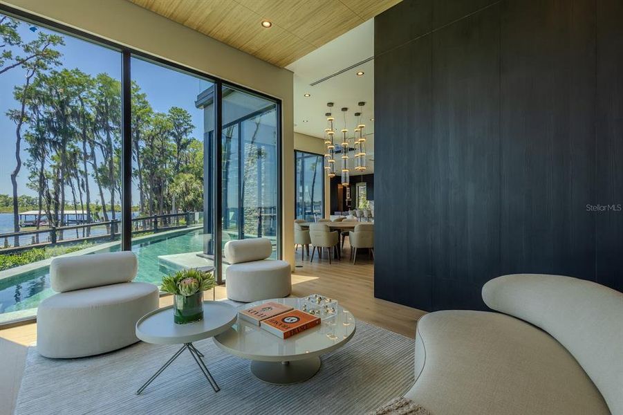 Exterior details and patio area of a home in , Windermere (Image 20).