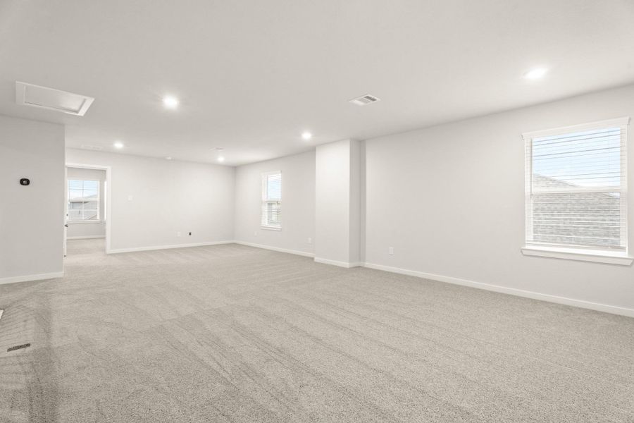 Spacious, unfurnished interior of a new home in Trails at Woodhaven, La Marque (Image 25).