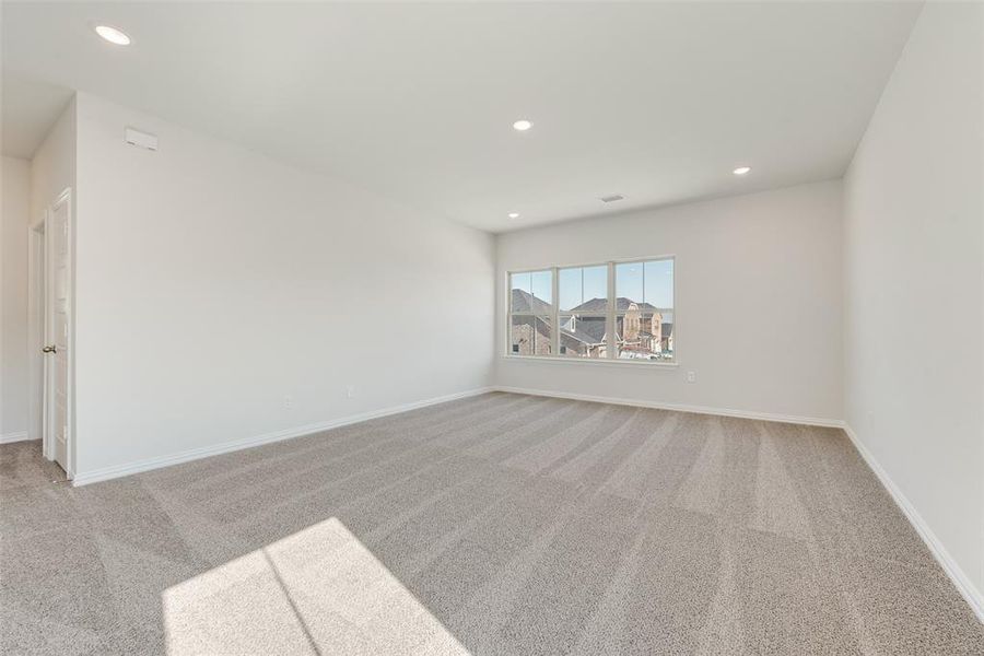 Spacious, unfurnished interior of a new home in Walden Pond, Forney (Image 30).