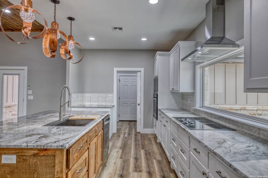 Furnished interior view inside a new home in , Uvalde (Image 9).