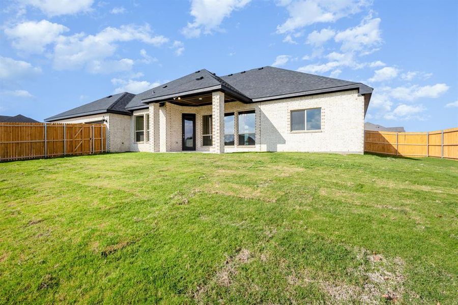 Exterior details and patio area of a home in Ten Mile Creek Estates, DeSoto (Image 23).