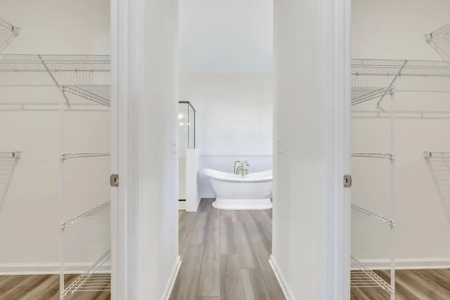 Laurel Owner’s Suite – Dual Walk-In Closets Laurel Owner’s Suite – Dual Walk-In Closets