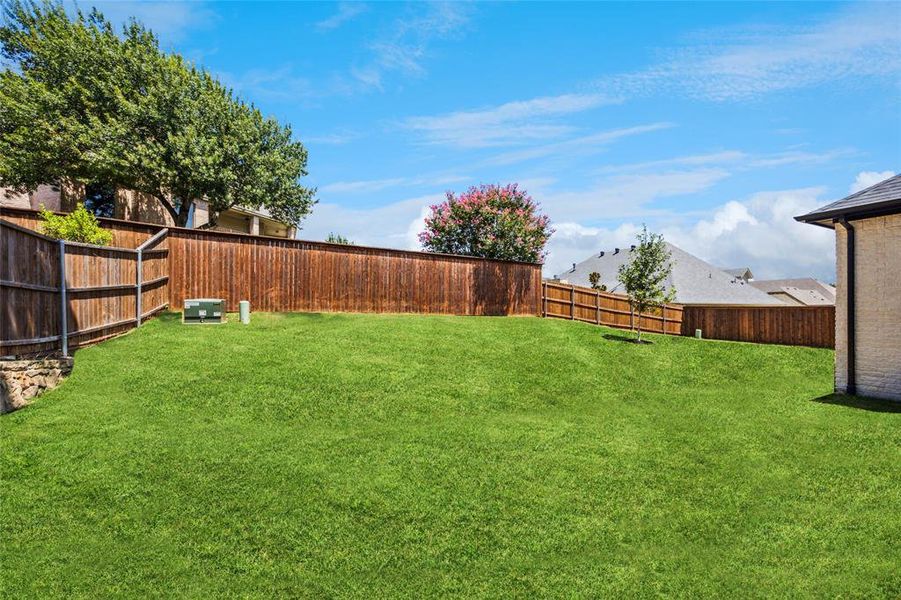 Exterior details and patio area of a home in , North Richland Hills (Image 4).