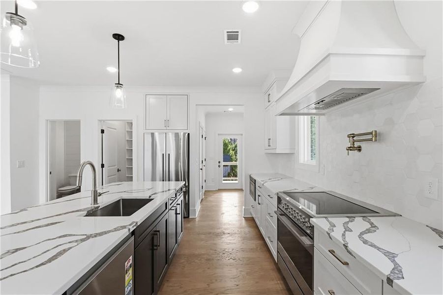 Furnished interior view inside a new home in , Roswell (Image 15).